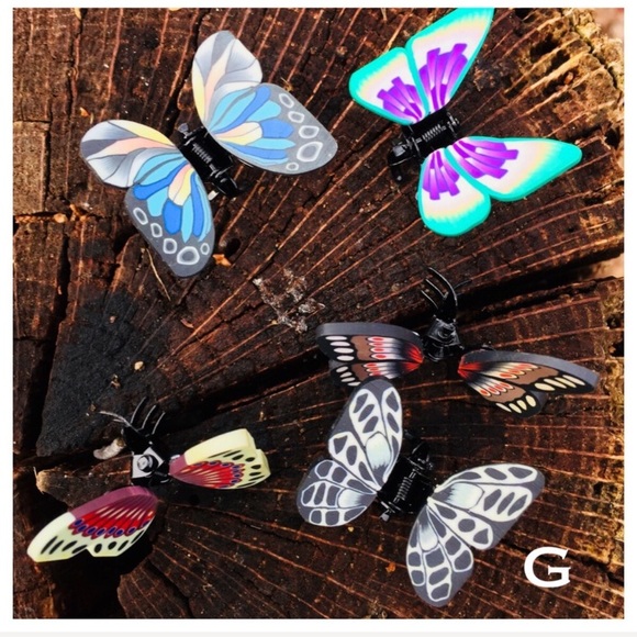 🦋 Seven Butterfly Claw Hair Clips  🦋 - Picture 4 of 8